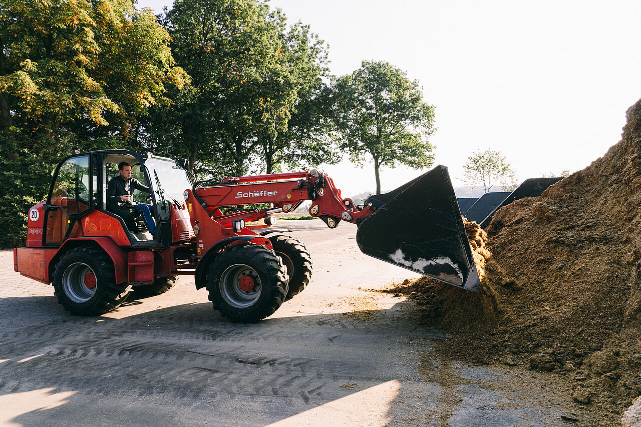 Maissilage und andere Biomassen zur Gärung und Gasbildung für Biogasanlagen. Maissilage und andere Biomassen zur Gärung und Gasbildung für Biogasanlagen.